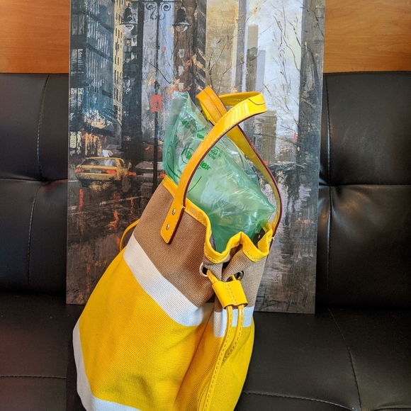 Kate Spade Summer Tote - Picture 4 of 11